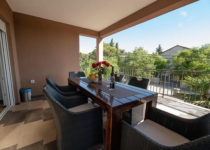 Lucija Апартаменты