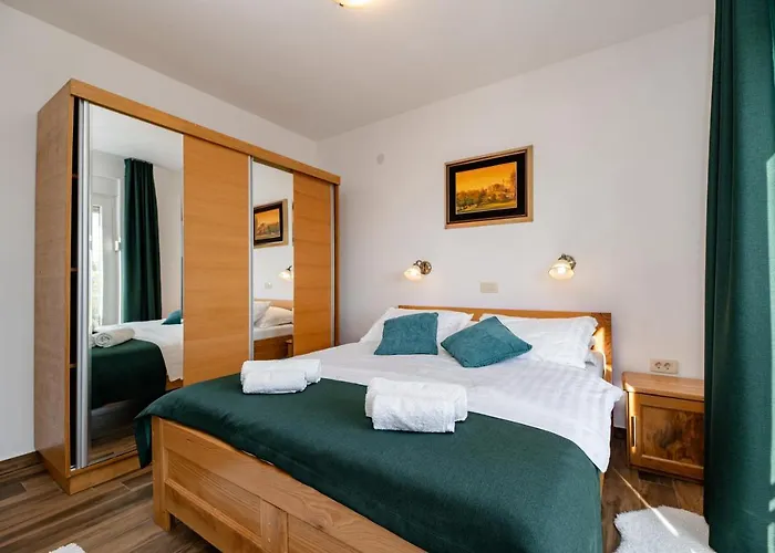 Lucija Apartman *