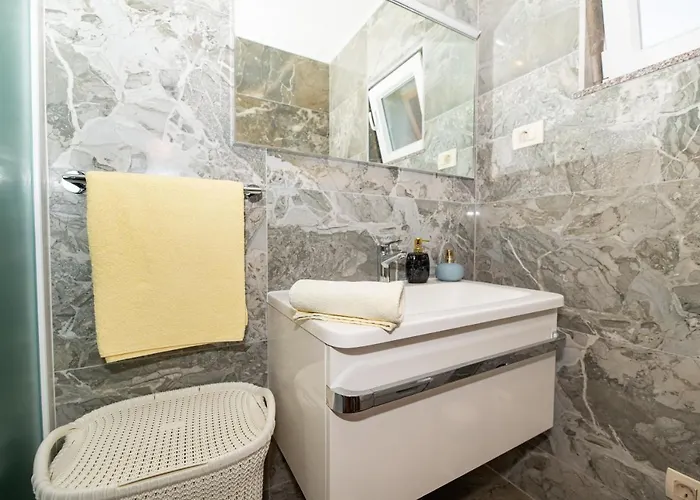 Lucija Apartman