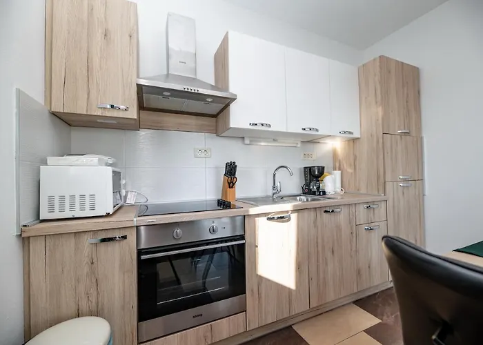 Lucija Apartman *