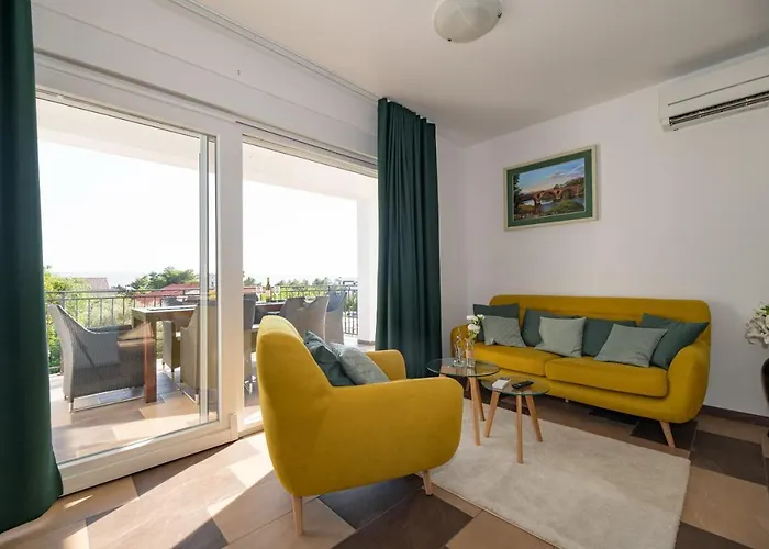 Lucija * Стариград-Пакленица