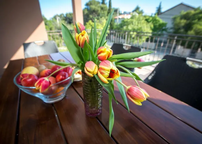 Апартаменты Lucija Стариград-Пакленица