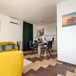 Lucija * Starigrad Paklenica