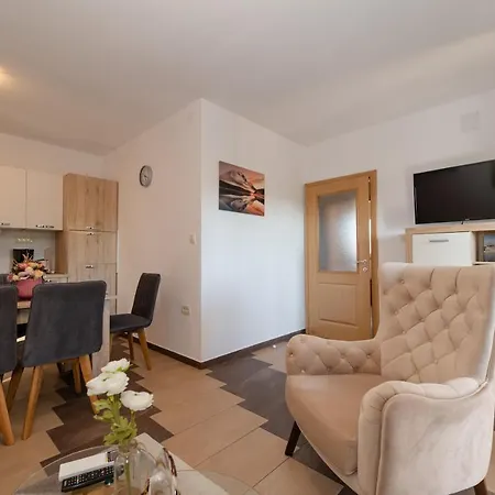 Apartmán Lucija *
