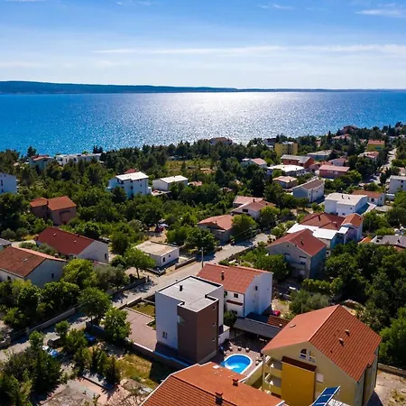 Lucija Apartment *