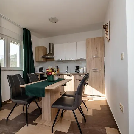 Lucija * Starigrad Paklenica