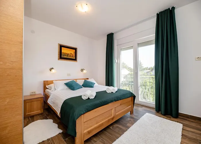 Lucija * Starigrad Paklenica