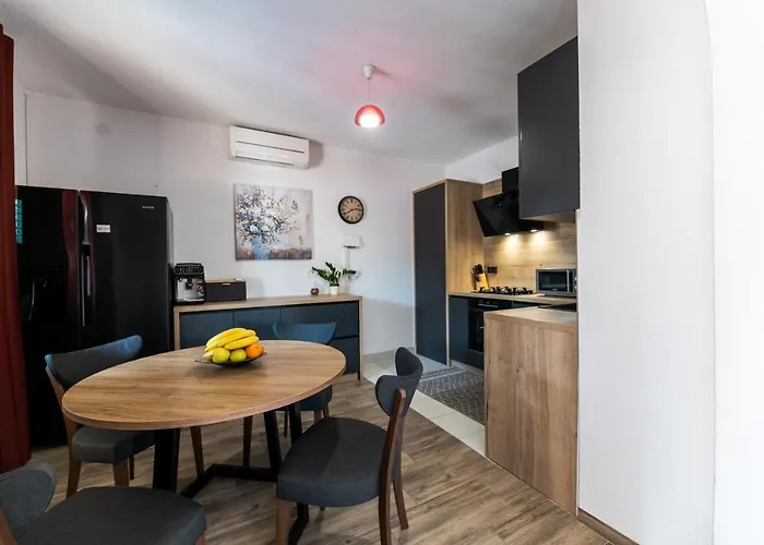 Apartman Lucija *
